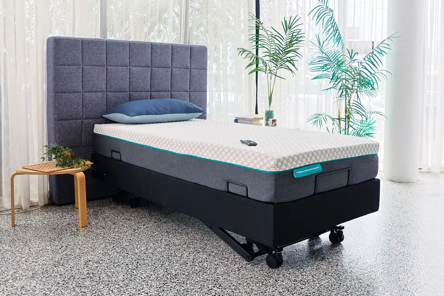 Titanium mattress with a Neo Plus base